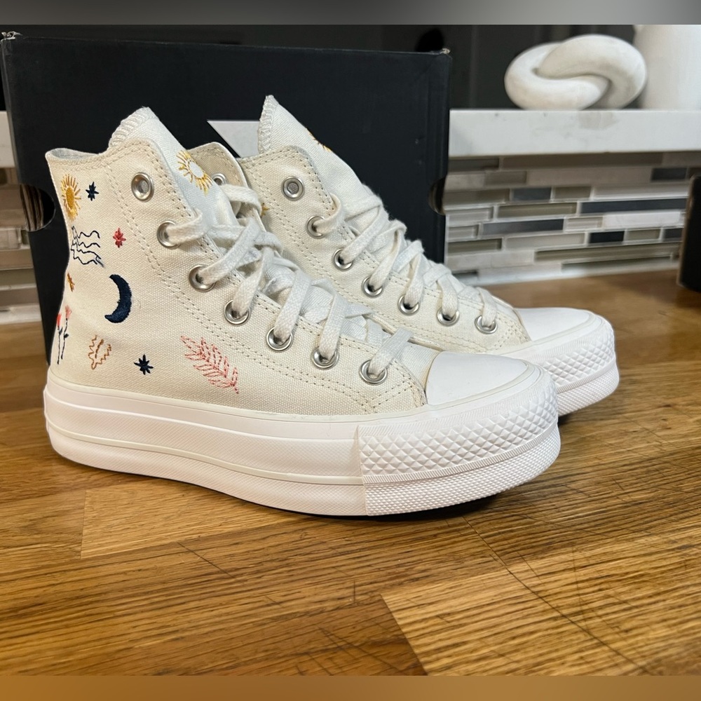 Converse size 5